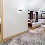 Boss Hotel 4*