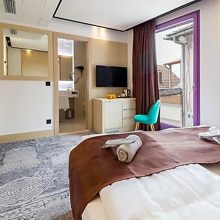Hotel Boss