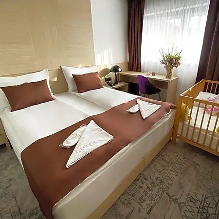 Hotel Boss 4*